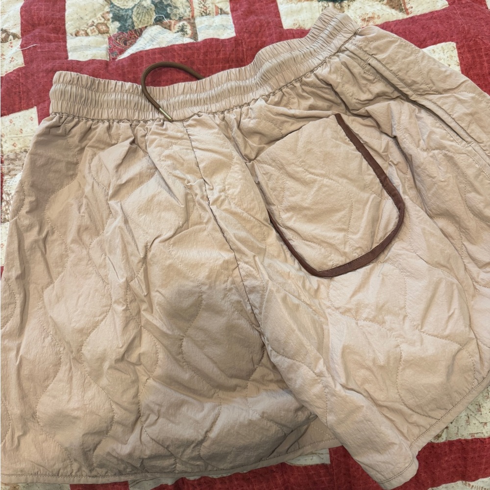 Connel Quilt Short - Picture 5 of 5